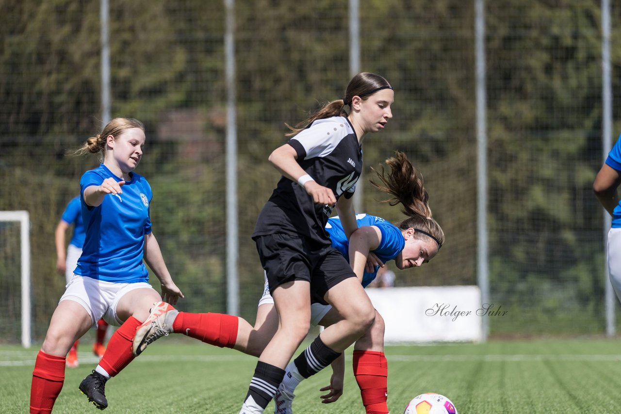 Bild 71 - wBJ SH-Pokalfinale  Holstein-Kiel - SV Viktoria : Ergebnis: 1:0